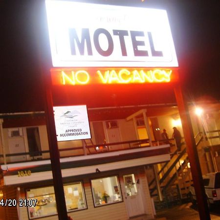 Queensway Court Motel Prince George Exterior foto
