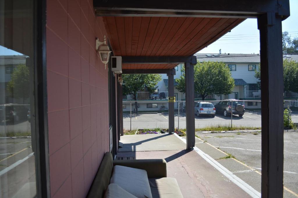 Queensway Court Motel Prince George Exterior foto
